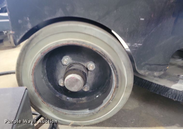 image for item JO9473 Tomcat floor burnisher