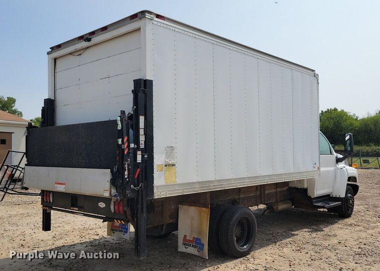 image for item JO9475 2009 GMC C5500 box truck