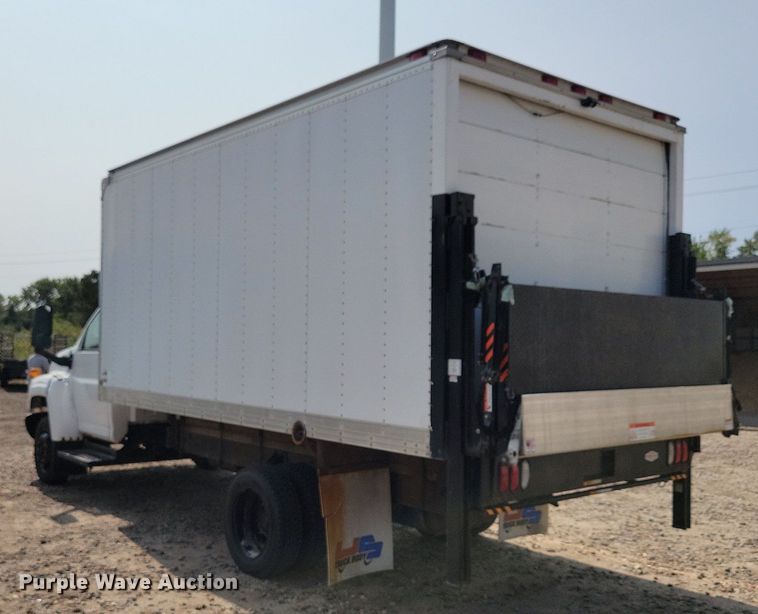 image for item JO9475 2009 GMC C5500 box truck