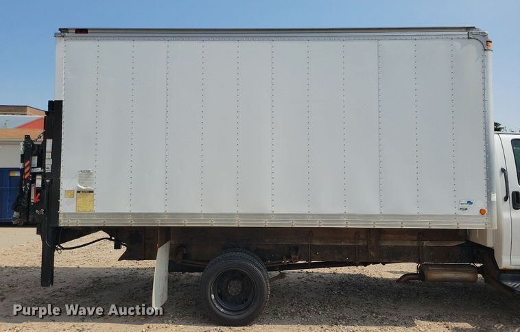 image for item JO9475 2009 GMC C5500 box truck