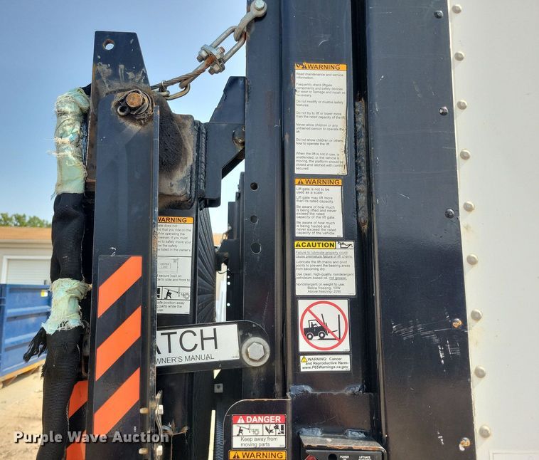 image for item JO9475 2009 GMC C5500 box truck