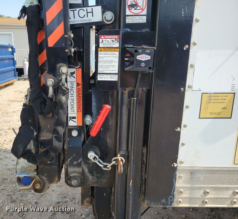 image for item JO9475 2009 GMC C5500 box truck