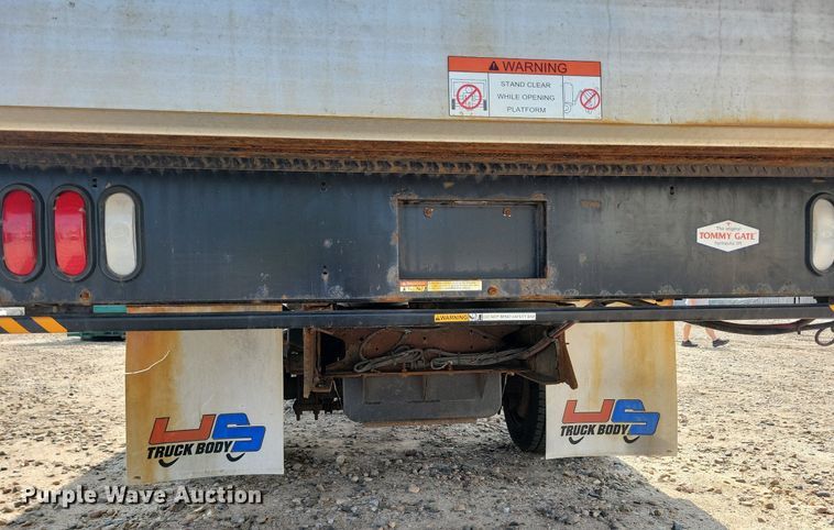 image for item JO9475 2009 GMC C5500 box truck