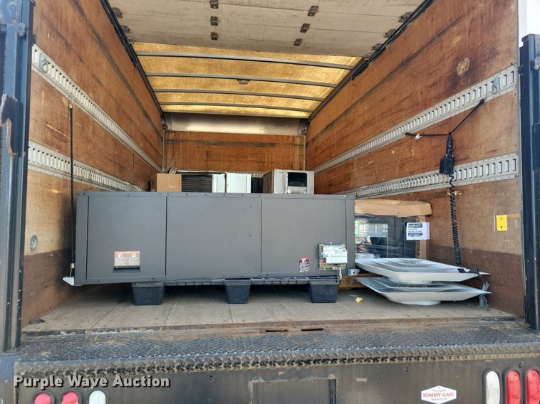 image for item JO9475 2009 GMC C5500 box truck