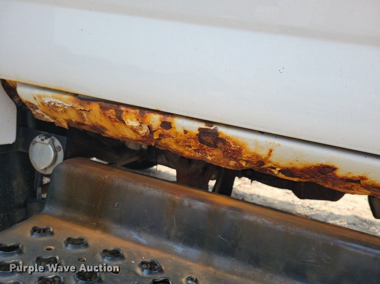 image for item JO9475 2009 GMC C5500 box truck