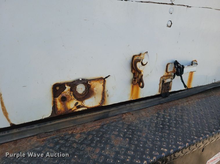 image for item JO9475 2009 GMC C5500 box truck