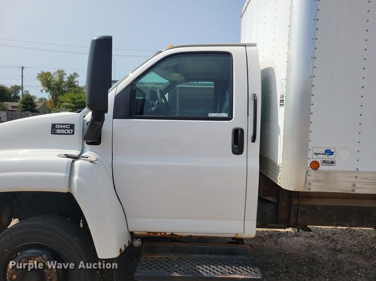 image for item JO9475 2009 GMC C5500 box truck