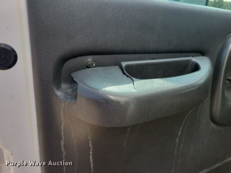 image for item JO9475 2009 GMC C5500 box truck