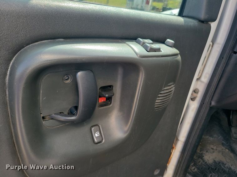 image for item JO9475 2009 GMC C5500 box truck