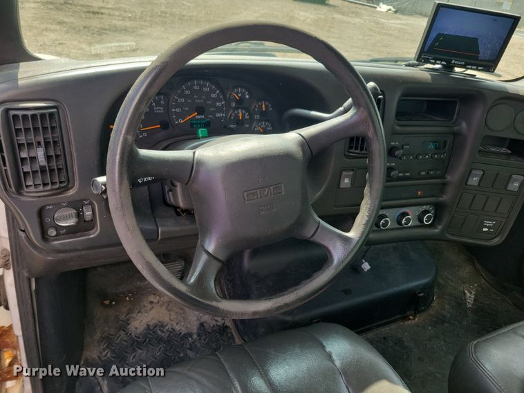 image for item JO9475 2009 GMC C5500 box truck