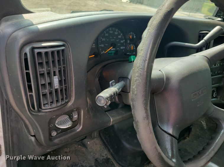 image for item JO9475 2009 GMC C5500 box truck