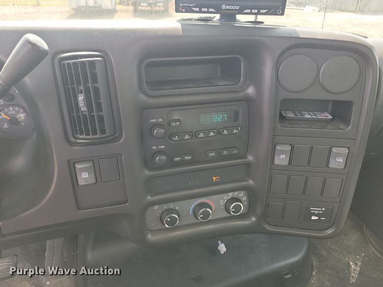 image for item JO9475 2009 GMC C5500 box truck