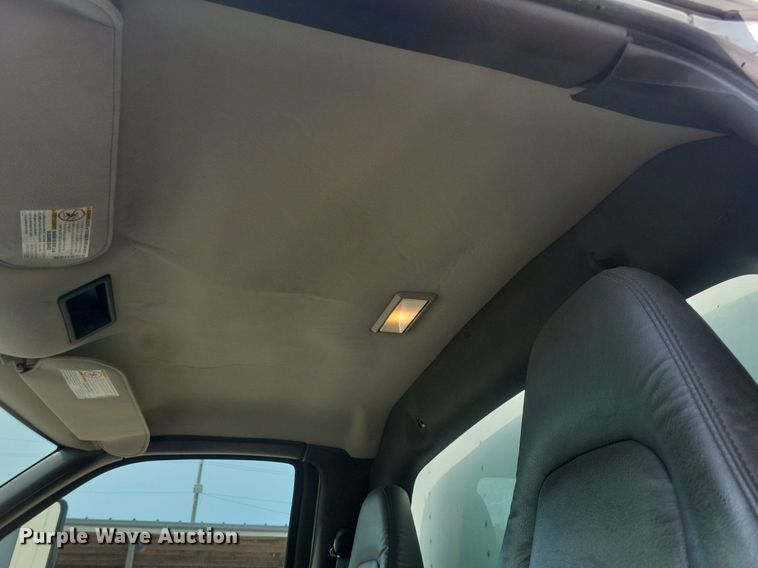 image for item JO9475 2009 GMC C5500 box truck