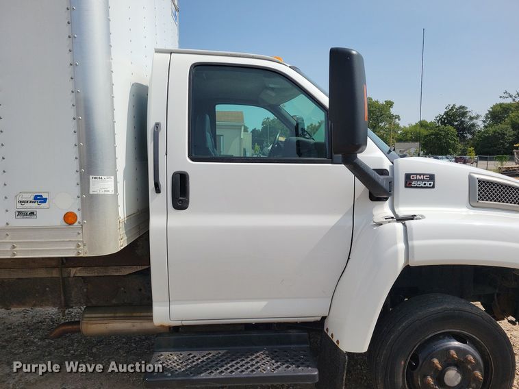 image for item JO9475 2009 GMC C5500 box truck