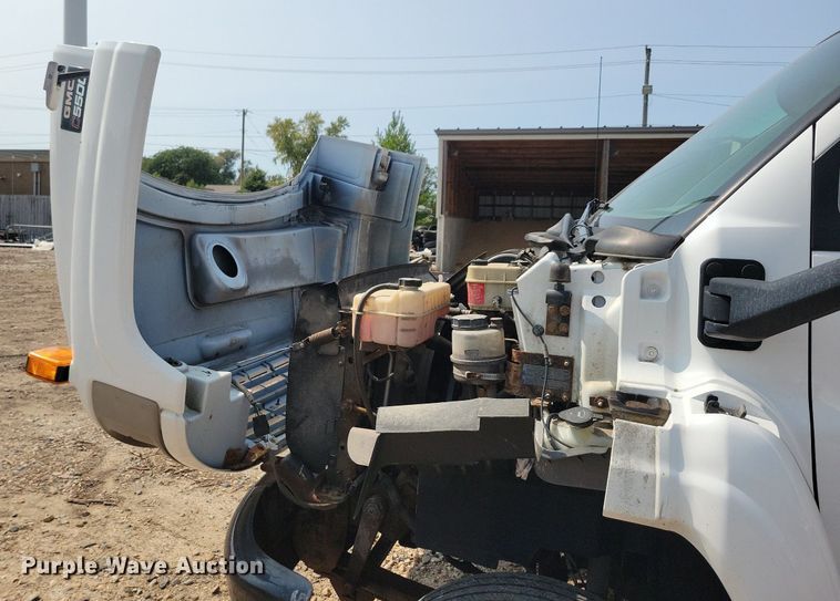 image for item JO9475 2009 GMC C5500 box truck