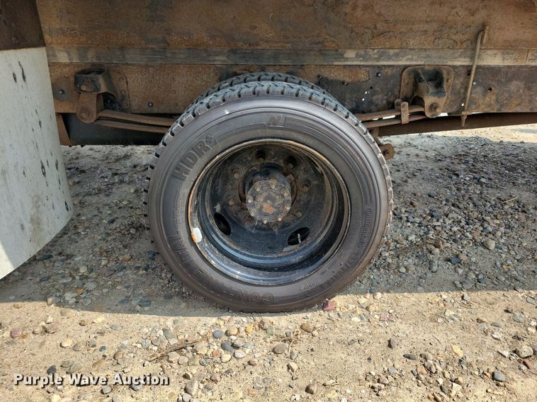 image for item JO9475 2009 GMC C5500 box truck