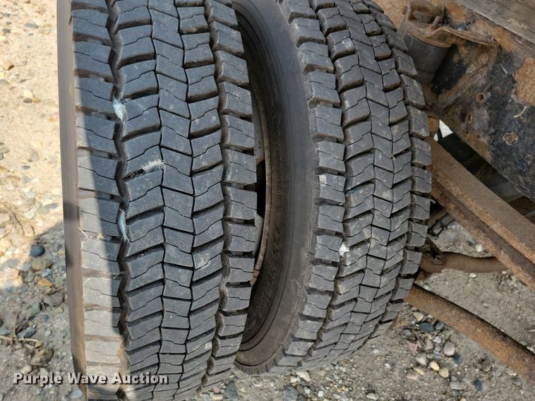 image for item JO9475 2009 GMC C5500 box truck