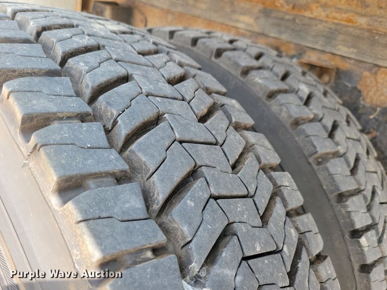 image for item JO9475 2009 GMC C5500 box truck