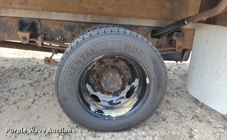 image for item JO9475 2009 GMC C5500 box truck