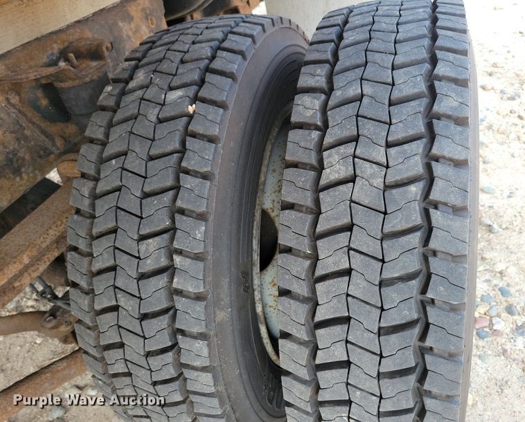 image for item JO9475 2009 GMC C5500 box truck