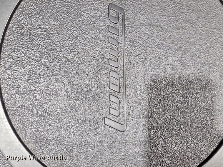 image for item JO9486 Percussion instruments 