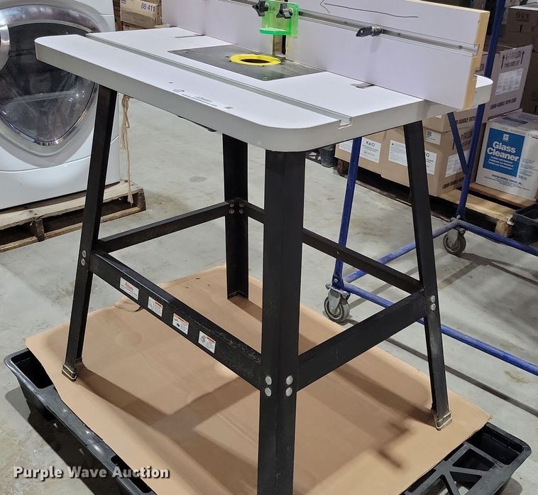 Grizzly router table in Ankeny, IA | Item JO9491 sold | Purple Wave