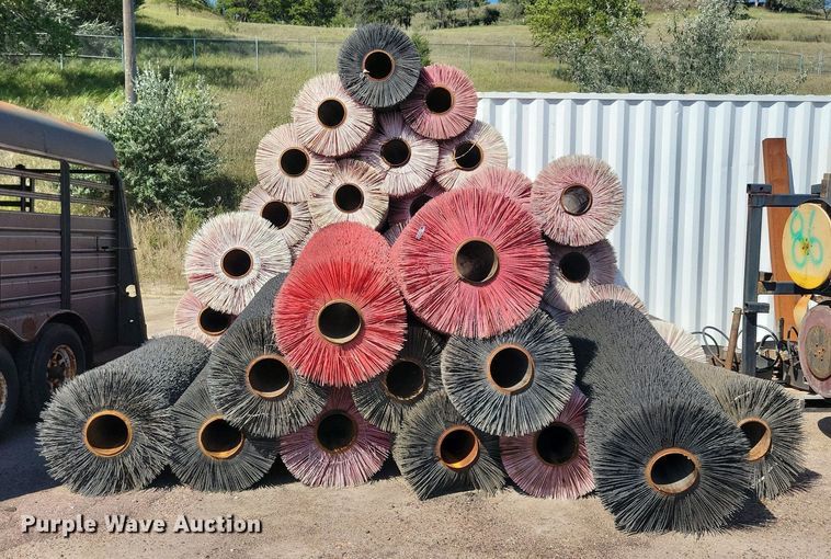 image for item JO9507 Approximately 35 brooms