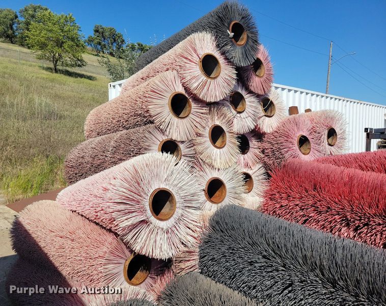 image for item JO9507 Approximately 35 brooms