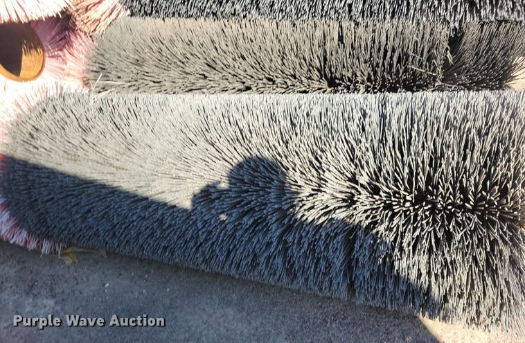 image for item JO9507 Approximately 35 brooms