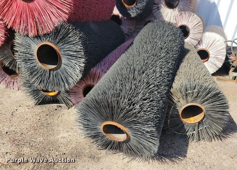 image for item JO9507 Approximately 35 brooms