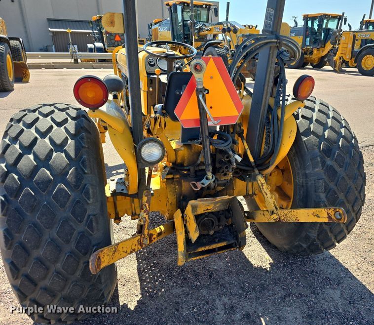 image for item JO9508 1988 John Deere 2355 tractor
