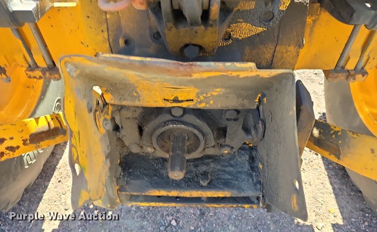 image for item JO9508 1988 John Deere 2355 tractor