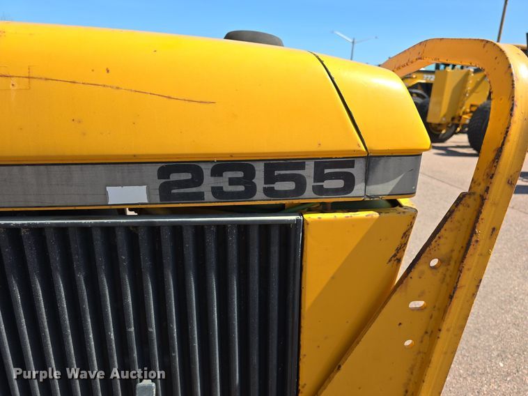 image for item JO9508 1988 John Deere 2355 tractor