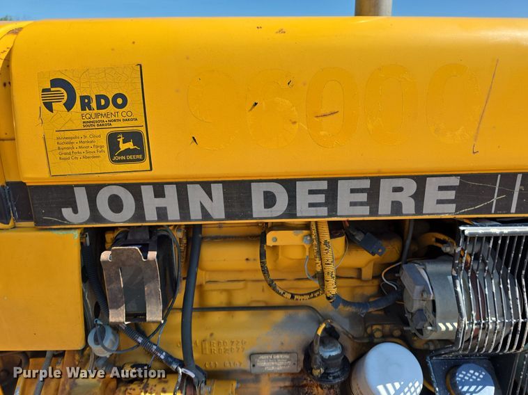 image for item JO9508 1988 John Deere 2355 tractor