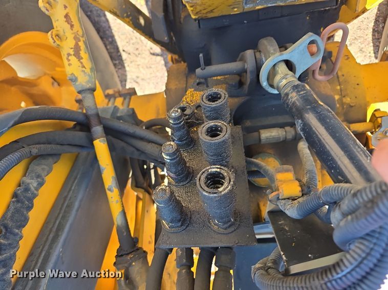 image for item JO9508 1988 John Deere 2355 tractor