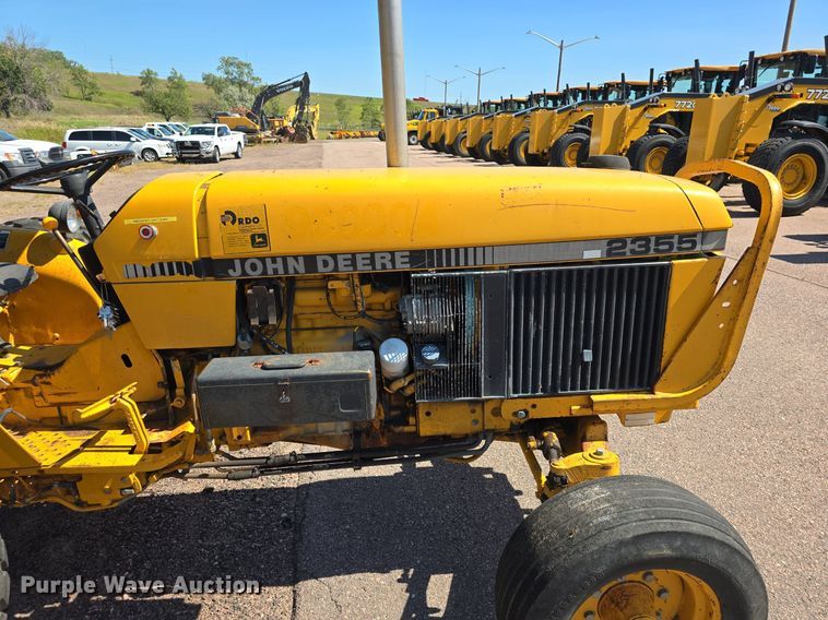 image for item JO9508 1988 John Deere 2355 tractor