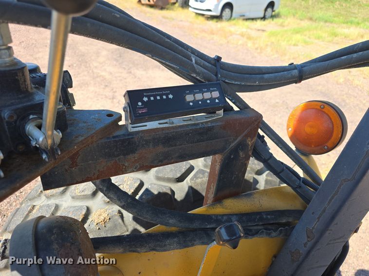 image for item JO9508 1988 John Deere 2355 tractor