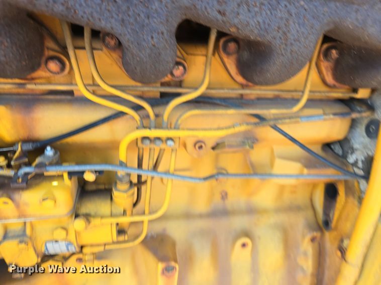 image for item JO9508 1988 John Deere 2355 tractor
