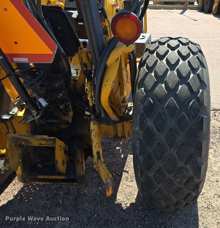 image for item JO9508 1988 John Deere 2355 tractor