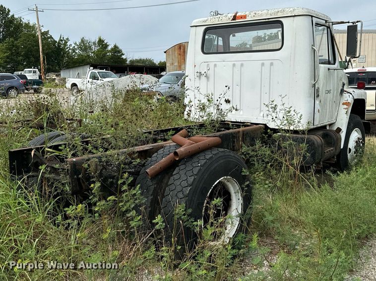image for item JX9478 1980 International 1925 truck cab and chassis