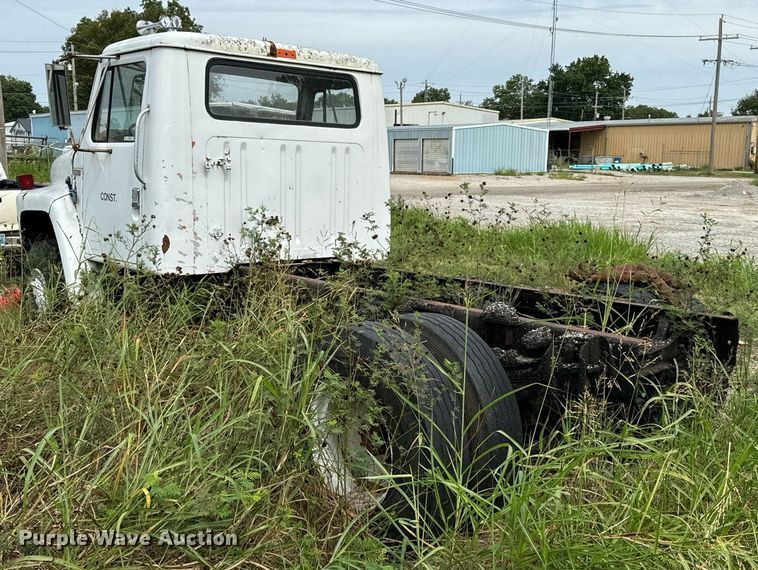 image for item JX9478 1980 International 1925 truck cab and chassis