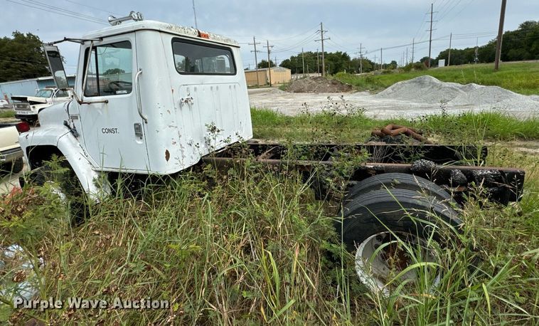 image for item JX9478 1980 International 1925 truck cab and chassis