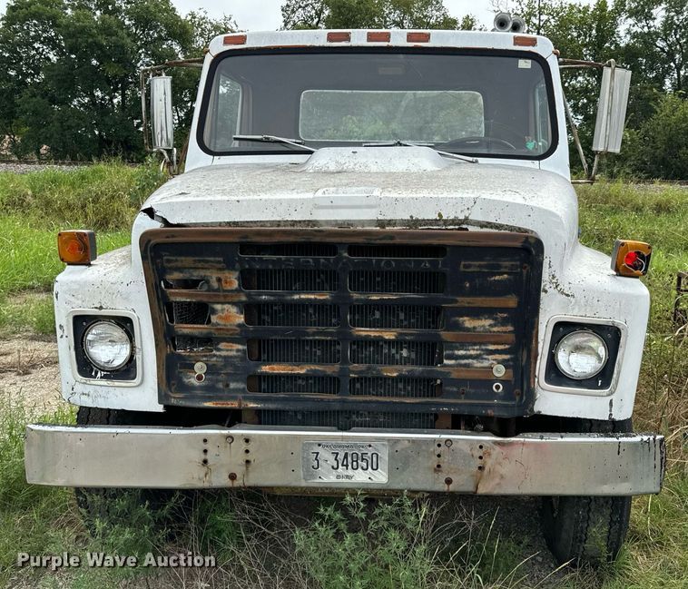 image for item JX9478 1980 International 1925 truck cab and chassis