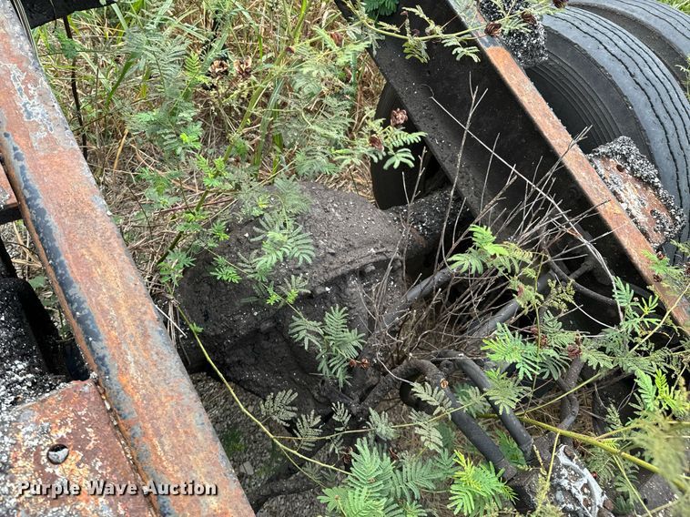 image for item JX9478 1980 International 1925 truck cab and chassis