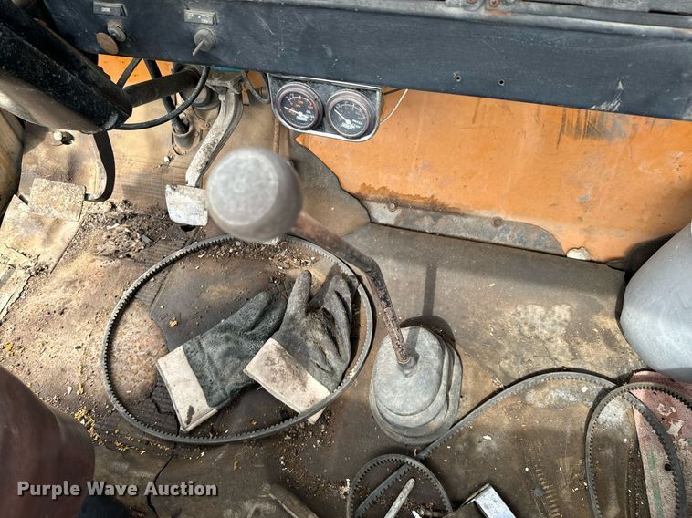 image for item JX9478 1980 International 1925 truck cab and chassis