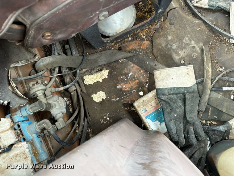 image for item JX9478 1980 International 1925 truck cab and chassis