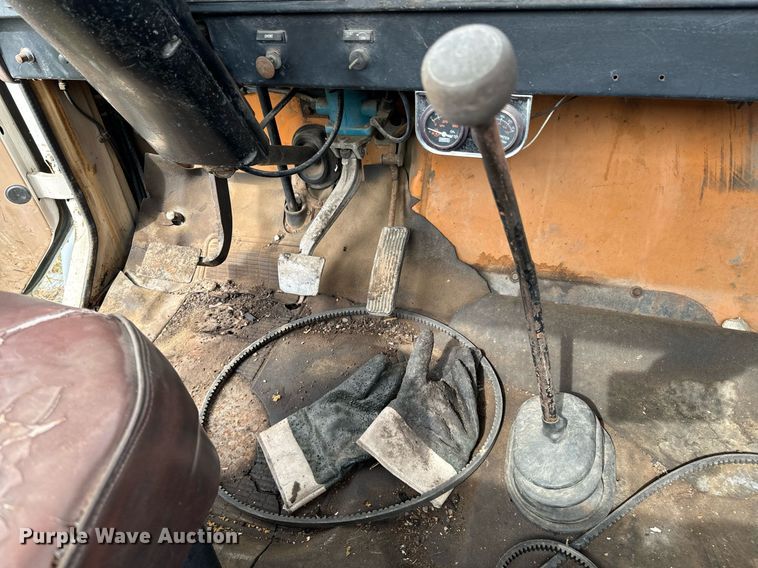 image for item JX9478 1980 International 1925 truck cab and chassis