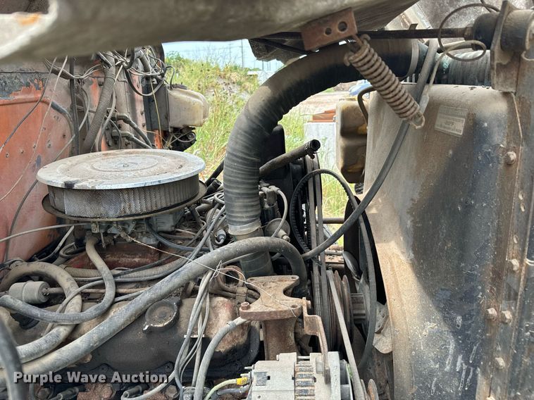 image for item JX9478 1980 International 1925 truck cab and chassis