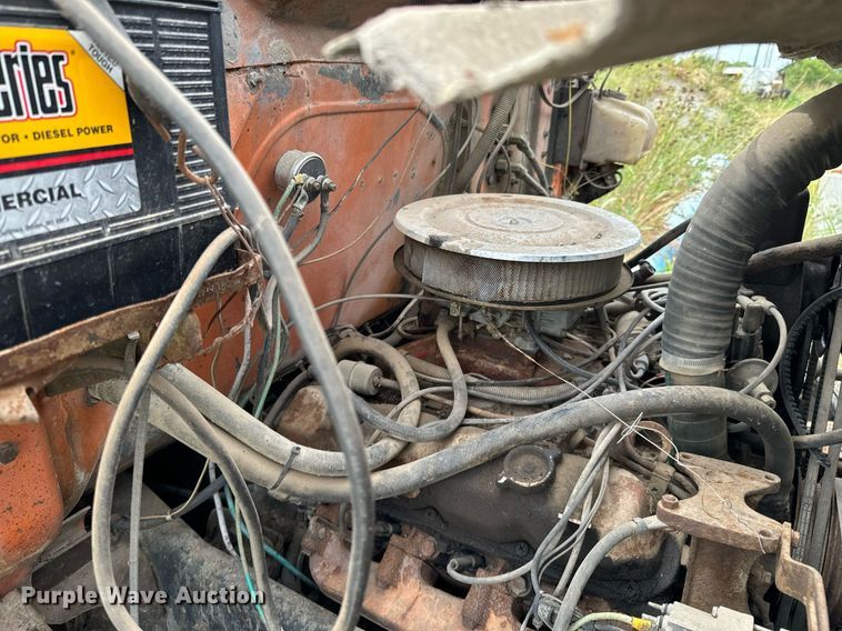 image for item JX9478 1980 International 1925 truck cab and chassis