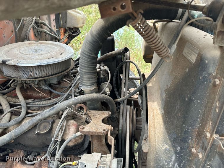 image for item JX9478 1980 International 1925 truck cab and chassis